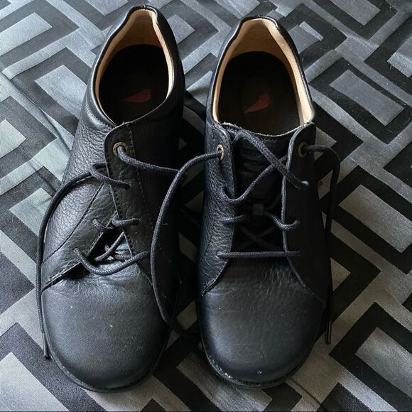 Red Wing black slip resistant work shoes - Picture 2 of 9